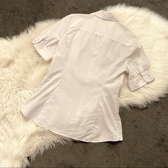 White, short-sleeve, V-neck blouse - Picture 5 of 6